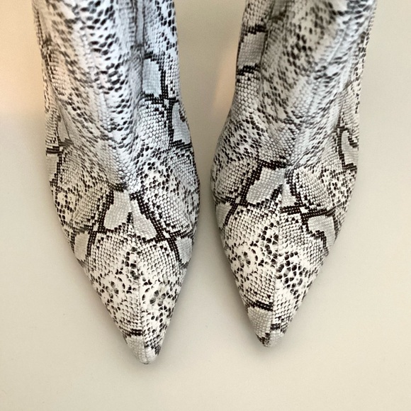 \RAYE\ Easton Snakeskin Print Booties - Picture 12 of 16